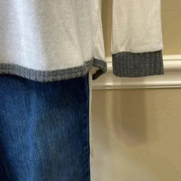 2/15 Maurice’s 24/7 Tee - Picture 4 of 8